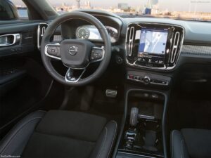 וולוו XC40