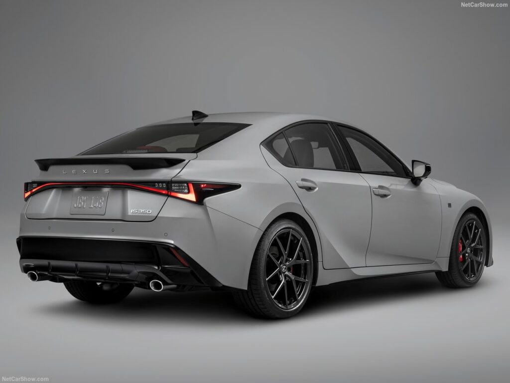לקסוס IS 350 2026