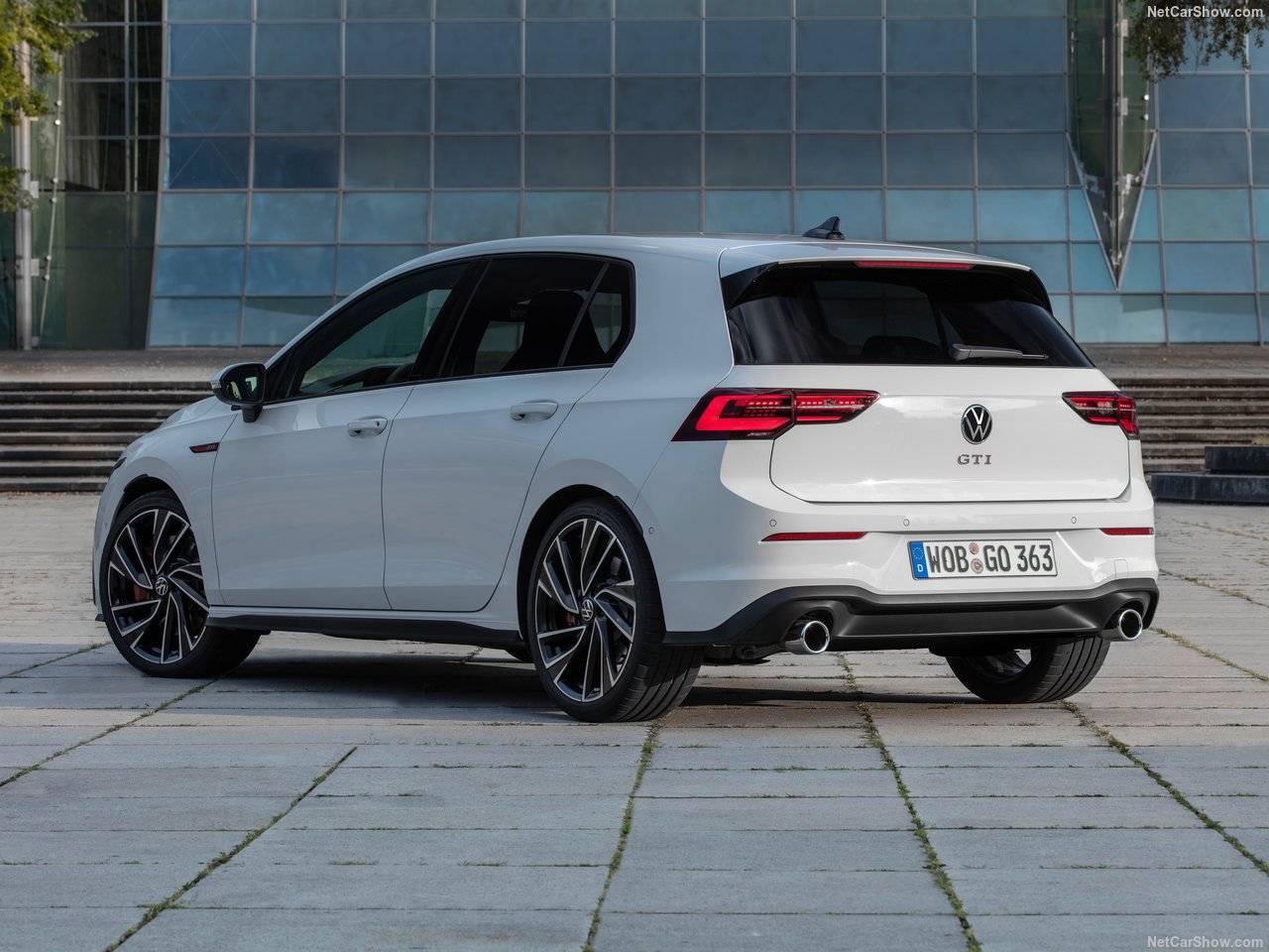 פולקסווגן-גולף-GTI-JPG